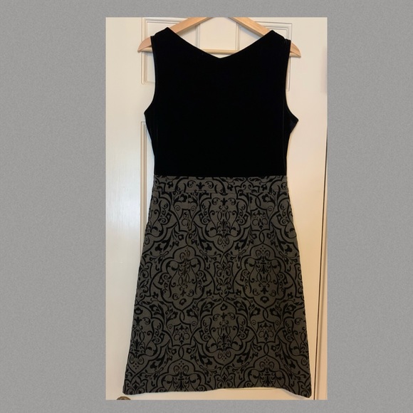 Land’s End Grey and Black Velvet Dress with Scroll Design - Picture 3 of 4
